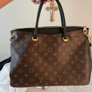 Louis Vuitton Purse